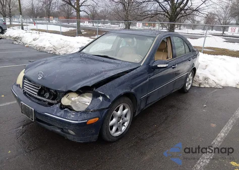 2003 Mercedes-Benz C 240 from USA, damaged, VIN WDBRF61J83A521142